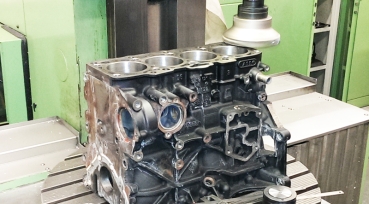 CNC planen Motorblock / Kurbelgehäuse Reihenmotor (Dichtfläche Zylinderkopf)