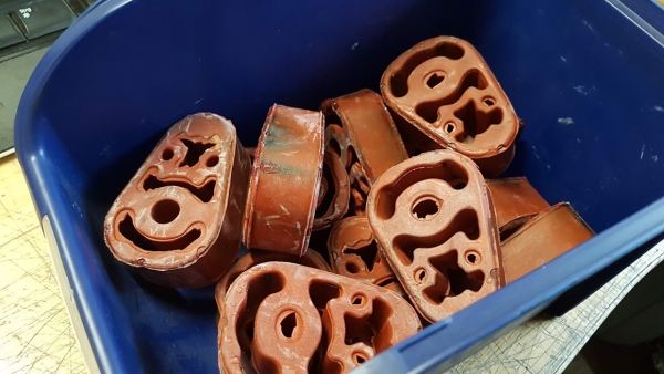 GUMMIAUFHAENGUNG OPEL mit Metallverstärkung B-Ware