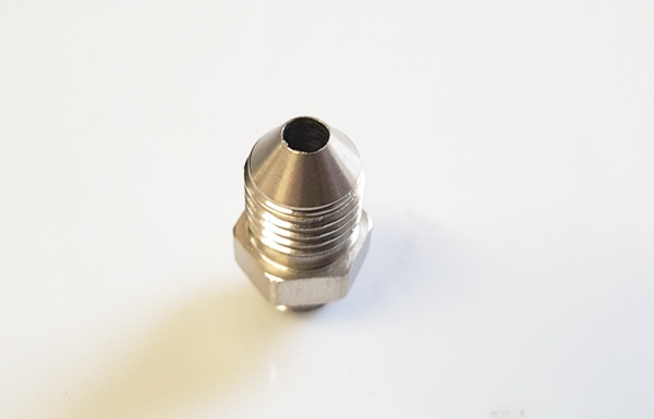 Doppelnippel M8x1 zu 7/16"-20(JIC) AN-4 Dash, V4A